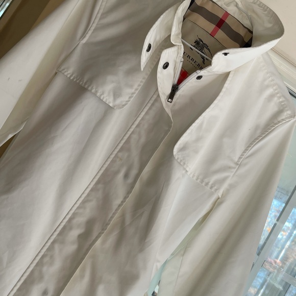 🦋 Gorgeous Burberry - Picture 10 of 11